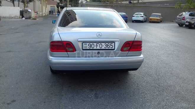 Mercedes E 220 1999, 280,000 km - 2.2 l - Bakı