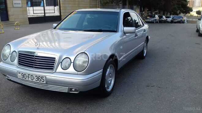 Mercedes E 220 1999, 280,000 km - 2.2 l - Bakı