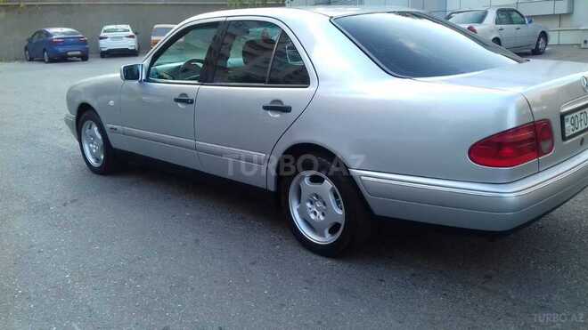 Mercedes E 220 1999, 280,000 km - 2.2 l - Bakı