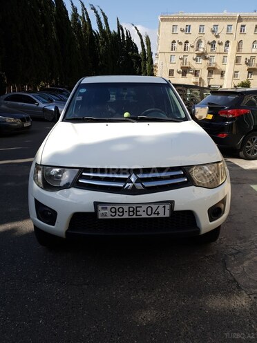Mitsubishi L200 2011, 580,000 km - 2.5 l - Bakı