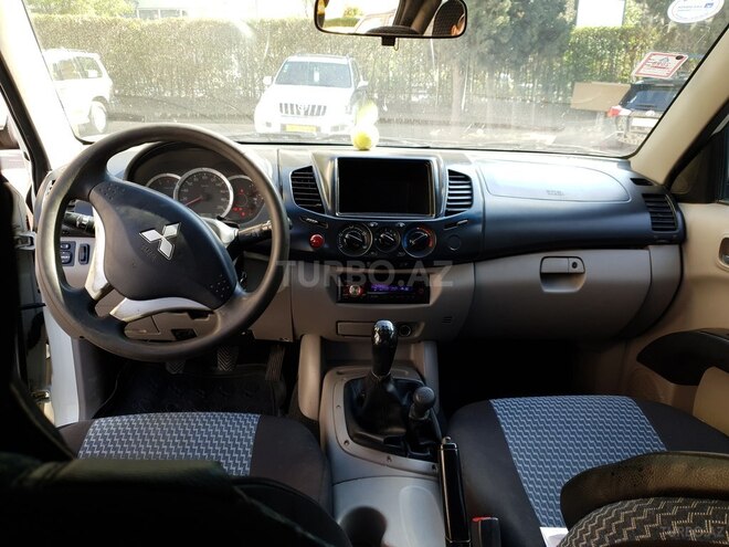 Mitsubishi L200 2011, 580,000 km - 2.5 l - Bakı