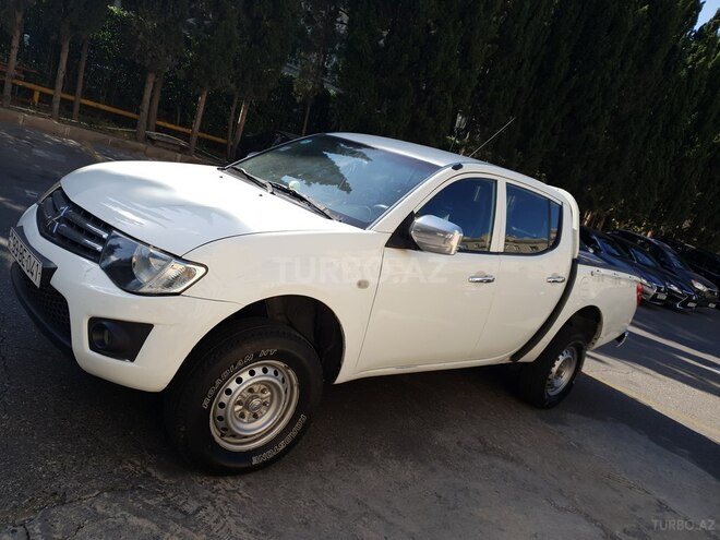 Mitsubishi L200 2011, 580,000 km - 2.5 l - Bakı
