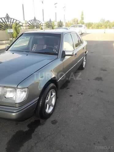 Mercedes E 250 1992, 300,000 km - 2.5 л - Beyləqan