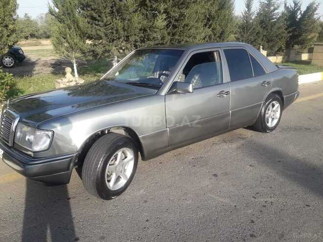 Mercedes E 250 1992, 300,000 km - 2.5 л - Beyləqan