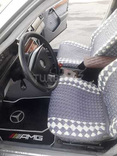 Mercedes E 250 1992, 300,000 km - 2.5 л - Beyləqan