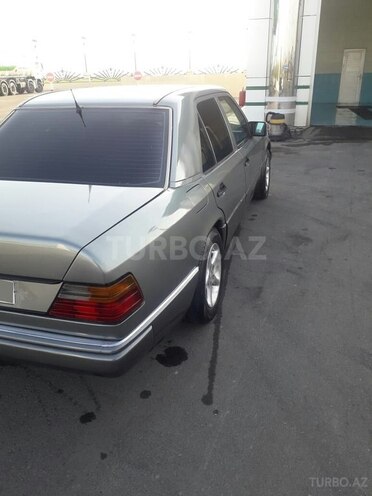 Mercedes E 250 1992, 300,000 km - 2.5 л - Beyləqan