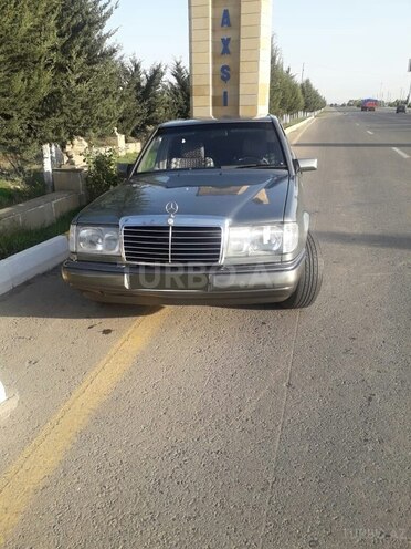 Mercedes E 250 1992, 300,000 km - 2.5 л - Beyləqan