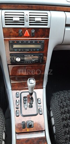 Mercedes E 220 2000, 285,000 km - 2.2 l - Bakı