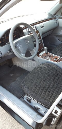 Mercedes E 220 2000, 285,000 km - 2.2 l - Bakı