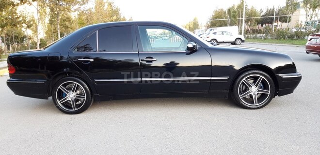 Mercedes E 220 2000, 285,000 km - 2.2 l - Bakı