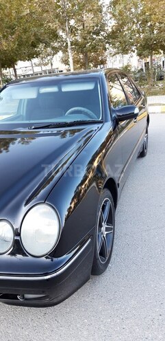 Mercedes E 220 2000, 285,000 km - 2.2 l - Bakı