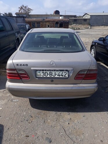 Mercedes E 240 2000, 240,000 km - 2.4 l - Bakı
