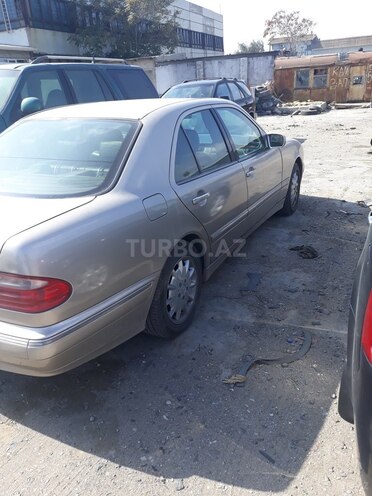 Mercedes E 240 2000, 240,000 km - 2.4 l - Bakı