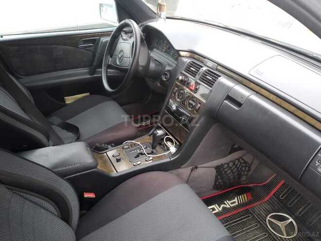 Mercedes E 230 1997, 300,000 km - 2.3 l - Bakı