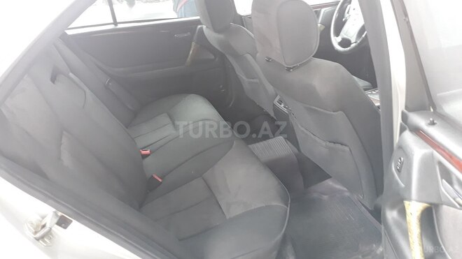 Mercedes E 230 1995, 220,000 km - 2.3 л - Bakı