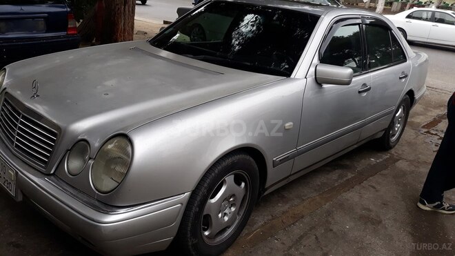 Mercedes E 230 1995, 220,000 km - 2.3 л - Bakı