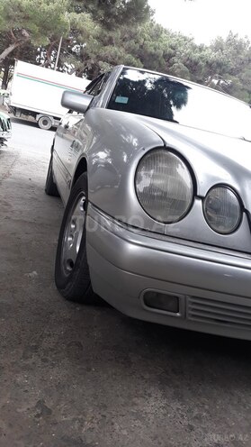 Mercedes E 230 1995, 220,000 km - 2.3 л - Bakı