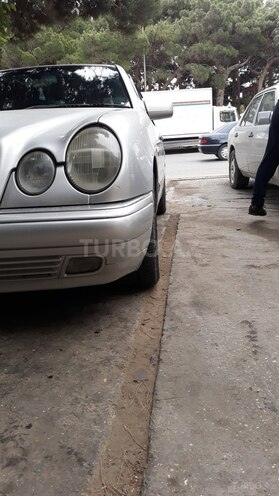 Mercedes E 230 1995, 220,000 km - 2.3 л - Bakı