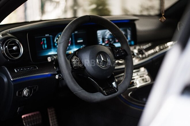 Mercedes  2017, 20,000 km - 4.0 l - Bakı