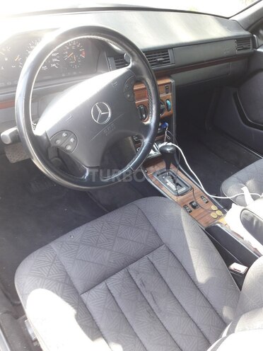 Mercedes E 220 1994, 350,000 km - 2.2 l - Bakı