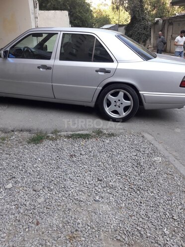 Mercedes E 220 1994, 350,000 km - 2.2 l - Bakı