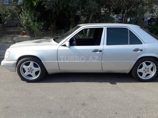 Mercedes E 220 1994, 350,000 km - 2.2 l - Bakı