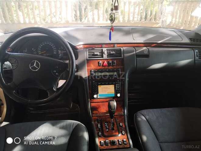 Mercedes E 220 2001, 330,000 km - 2.2 l - Biləsuvar