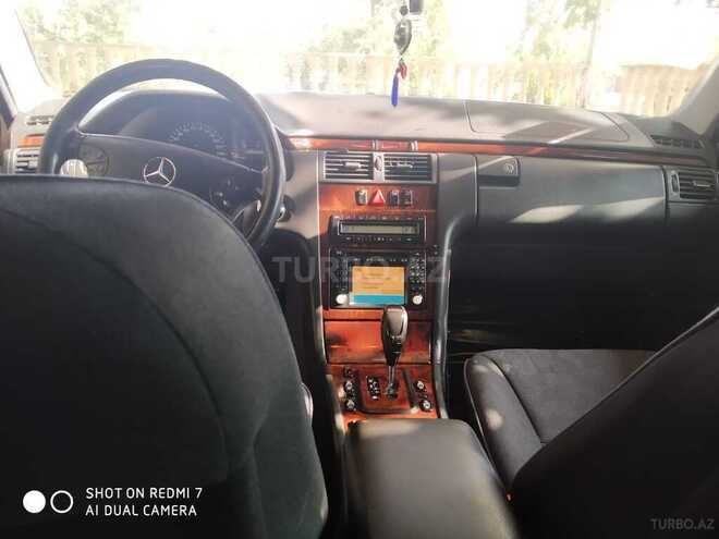 Mercedes E 220 2001, 330,000 km - 2.2 l - Biləsuvar
