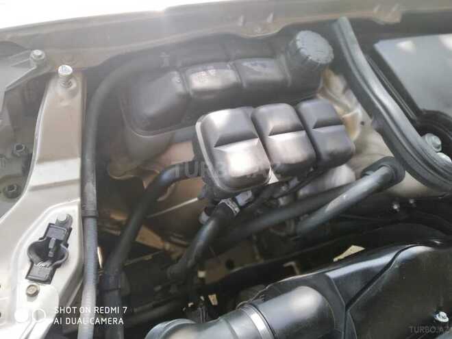 Mercedes E 220 2001, 330,000 km - 2.2 l - Biləsuvar