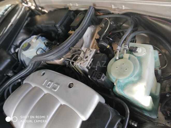 Mercedes E 220 2001, 330,000 km - 2.2 l - Biləsuvar