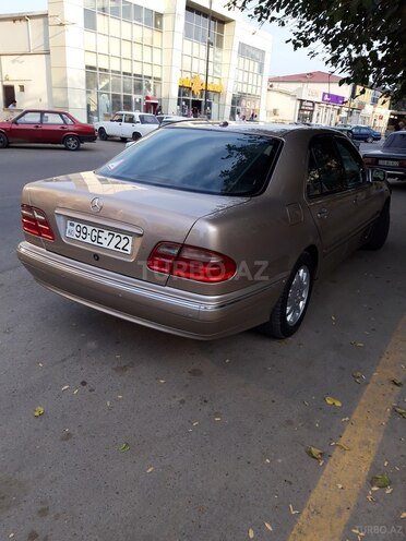 Mercedes E 220 2001, 330,000 km - 2.2 l - Biləsuvar