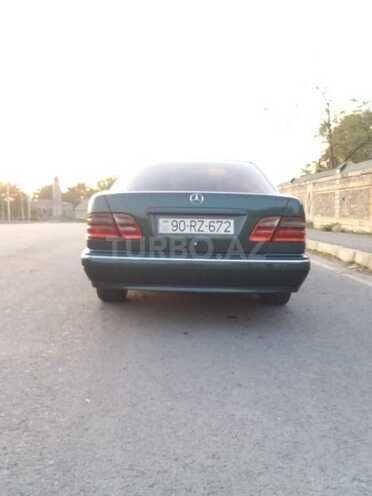 Mercedes E 220 2000, 340,555 km - 2.2 l - Qəbələ