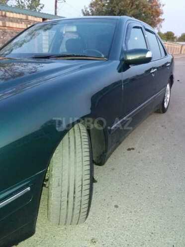 Mercedes E 220 2000, 340,555 km - 2.2 l - Qəbələ