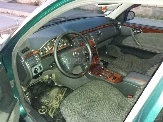Mercedes E 220 2000, 340,555 km - 2.2 l - Qəbələ