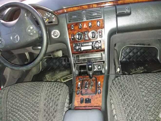 Mercedes E 220 2000, 340,555 km - 2.2 l - Qəbələ