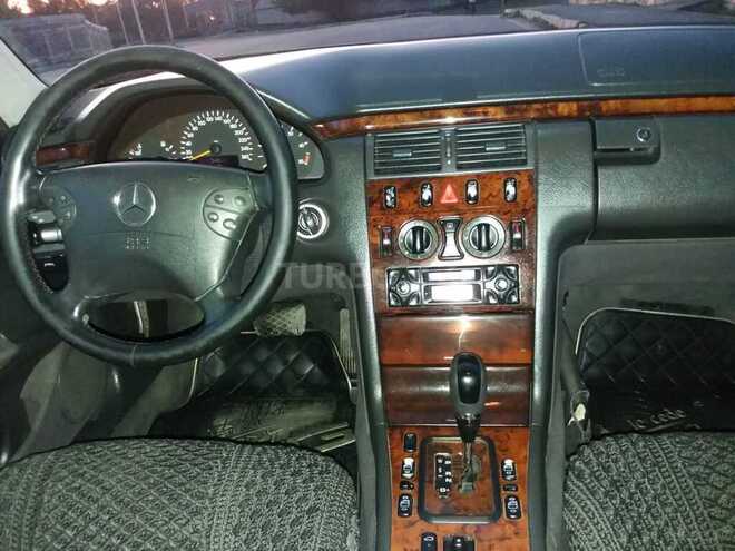 Mercedes E 220 2000, 340,555 km - 2.2 l - Qəbələ