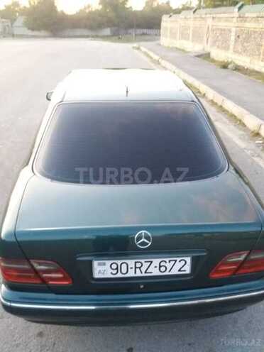 Mercedes E 220 2000, 340,555 km - 2.2 l - Qəbələ