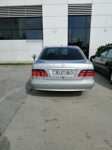 Mercedes E 240 1999, 272,603 km - 2.4 l - Bakı