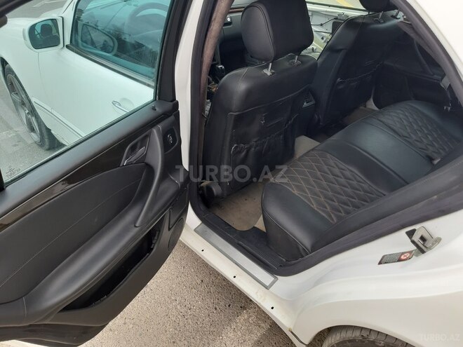 Mercedes E 240 2001, 228,500 km - 2.4 l - Bərdə
