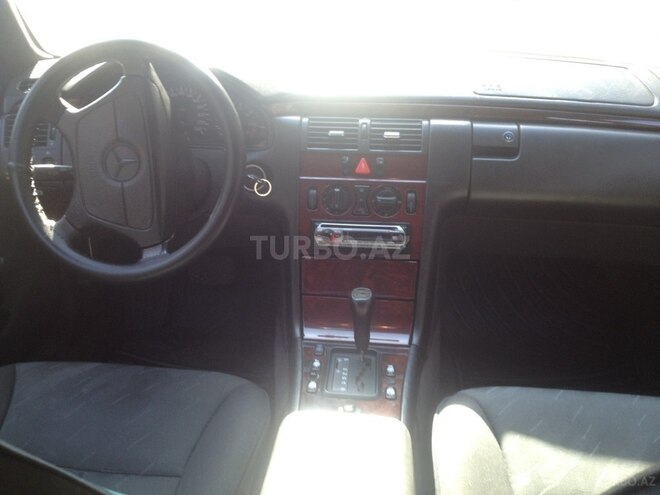 Mercedes E 240 1998, 335,000 km - 2.4 l - Bakı