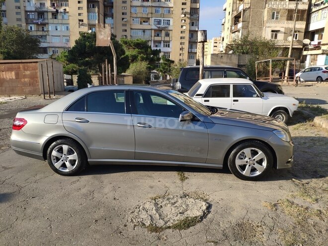 Mercedes E 220 2011, 215,000 km - 2.2 l - Bakı