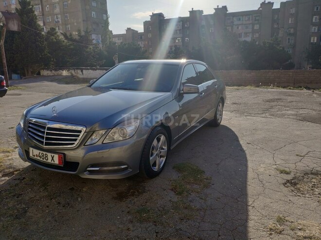 Mercedes E 220 2011, 215,000 km - 2.2 l - Bakı