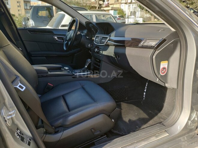 Mercedes E 220 2011, 215,000 km - 2.2 l - Bakı