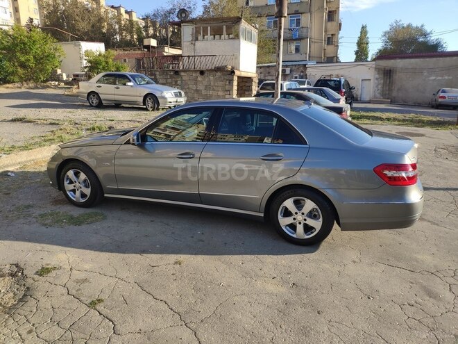 Mercedes E 220 2011, 215,000 km - 2.2 l - Bakı