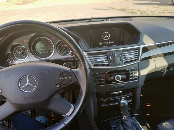 Mercedes E 220 2011, 215,000 km - 2.2 l - Bakı