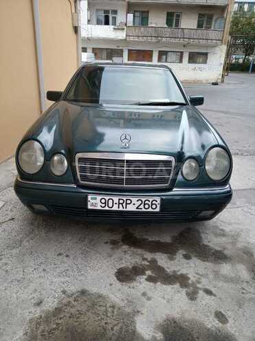 Mercedes E 200 1999, 266,740 km - 2.0 l - Bakı