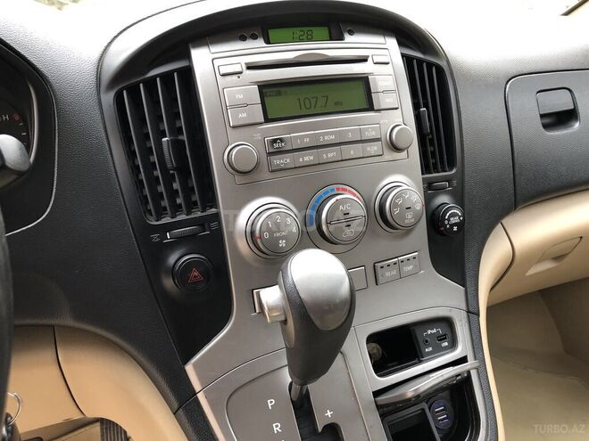 Hyundai H-1 2012, 500,000 km - 2.5 l - Bakı