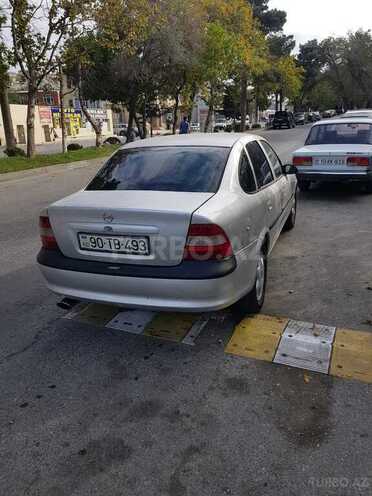Opel Vectra 1996, 300,000 km - 1.6 l - Bakı