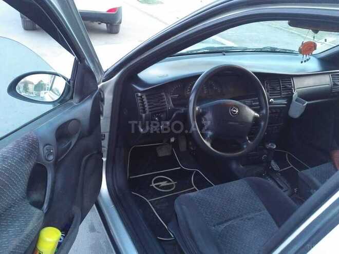 Opel Vectra 1997, 280,000 km - 2.0 л - Gəncə