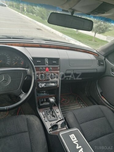 Mercedes C 200 1998, 432,000 km - 2.2 l - Sumqayıt